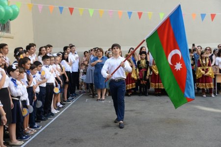 «15 sentyabr - Bilik günü» Nəsimi rayonunun orta məktəblərində qeyd olunmuşdur.