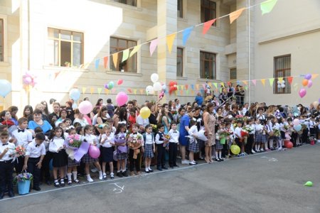 «15 sentyabr - Bilik günü» Nəsimi rayonunun orta məktəblərində qeyd olunmuşdur.