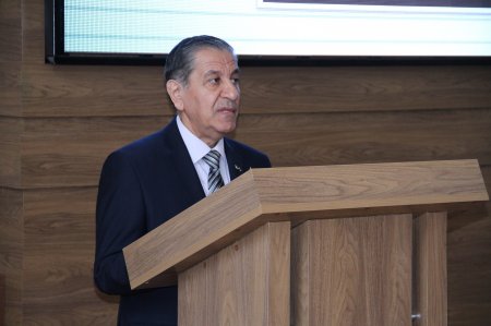 AQRAR UNİVERSİTETDƏ AKADEMİK HƏSƏN ƏLİYEVİN           YUBİLEYİ İLƏ BAĞLI HAZIRLANAN KİTABIN TƏQDİMATI OLUB