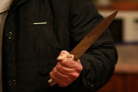 Sumqayıtda qanlı dava: 27 yaşlı gənc bıçaqlandı