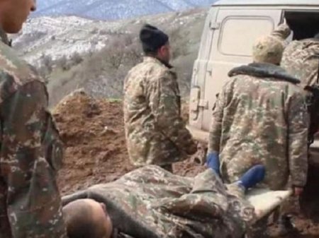 Ermənistan ordusunda insident - Əsgər yoldaşını güllələdi