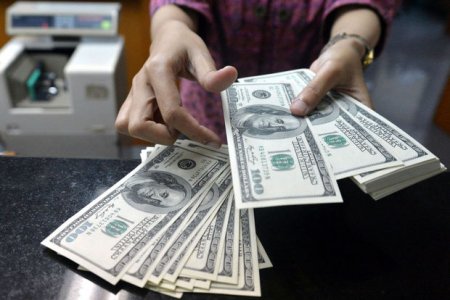 Qazaxıstanda dollar bahalaşdı