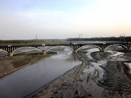 Azərbaycan-Rusiya sərhədində Samur çayı üzərində yeni körpünün təməli qoyuldu - FOTO