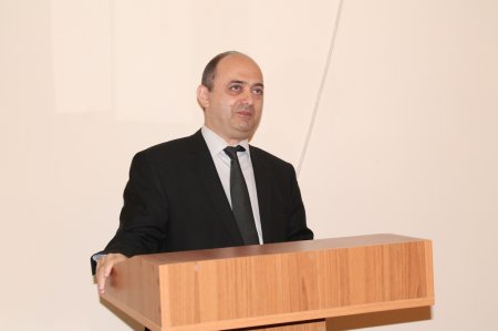 ƏLYAZMALAR İNSTİTUTUNDA M.P.VAQİFİN ANADAN OLMASININ 300 İLLİYİNƏ HƏSR EDİLMİŞ ELMİ-NƏZƏRİ KONFRANS KEÇİRİLİB