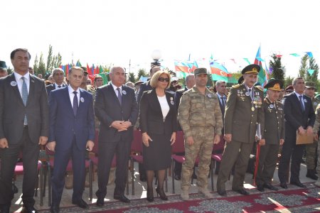 Füzuli rayon İcra Hakimiyyətinin təşkilatçılığı ilə Horadizə şəhər statusu verilməsinin 10 illiyi münasibəti ilə təntənəli mərasim keçirilmişdir .