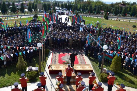 Füzuli rayon İcra Hakimiyyətinin təşkilatçılığı ilə Horadizə şəhər statusu verilməsinin 10 illiyi münasibəti ilə təntənəli mərasim keçirilmişdir .