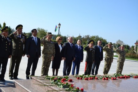 Füzuli rayon İcra Hakimiyyətinin təşkilatçılığı ilə Horadizə şəhər statusu verilməsinin 10 illiyi münasibəti ilə təntənəli mərasim keçirilmişdir .