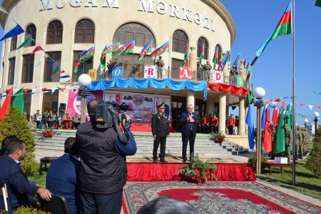 Füzuli rayon İcra Hakimiyyətinin təşkilatçılığı ilə Horadizə şəhər statusu verilməsinin 10 illiyi münasibəti ilə təntənəli mərasim keçirilmişdir .