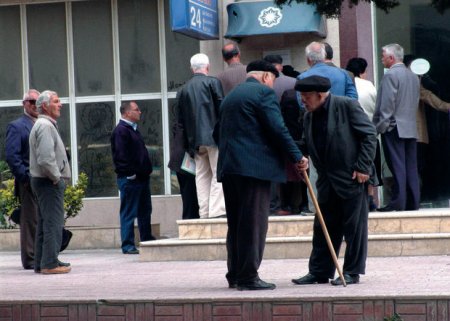 Azərbaycanda bu qədər insanın pensiyası artırılıb