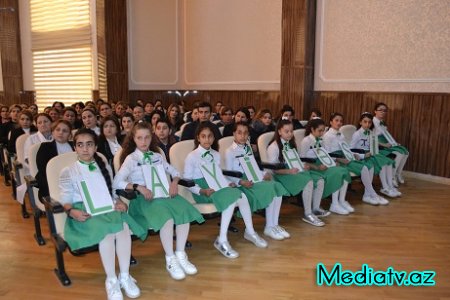 Kürdəmirdə “Ölkəmizi tanıyaq” tur aksiyada iştirak edəcək məktəblilərin yola salınmasına həsr olunmuş tədbir keçirilib