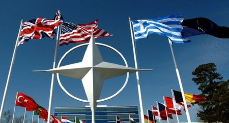 NATO-nun qərargah rəisi Azərbaycanla hərbi əməkdaşlıqdan danışdı