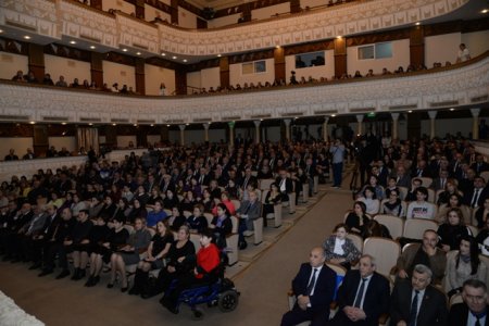 Nəsimi rayonunda əbədiyaşar Ulu Öndər Heydər Əliyevin xatirəsinə həsr olunmuş anım mərasimi keçirilib