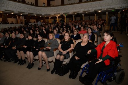 Nəsimi rayonunda əbədiyaşar Ulu Öndər Heydər Əliyevin xatirəsinə həsr olunmuş anım mərasimi keçirilib