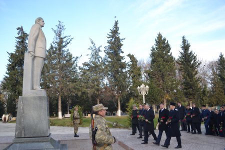 Kürdəmirdə Ulu Öndər Heydər Əliyevin əziz xatirəsi ehtiramla yad edilib