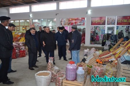 Alı Alıyev Bayram günlərində Qayıdış və Zobucuq qəsəbələrində yaşayan        məcburi köçkünlərlə görüşmüşdür.