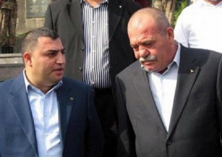Ermənistanda ölü biznesi: Generalın oğlu meyitləri basdırmağa qoymur