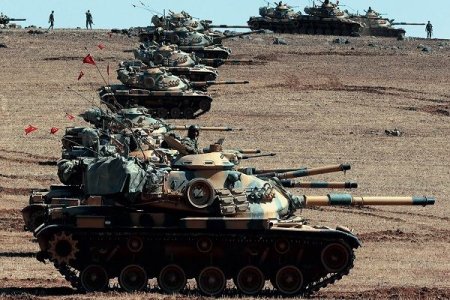 Türkiyə ordusu Suriyada PKK mövqelərinə artilleriya zərbələri endirib