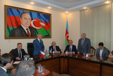 GƏNCƏ DÖVLƏT UNİVERSİTETİNİN MÜƏLLİMİ AKADEMİK PALMA ORDENİ İLƏ TƏLTİF OLUNDU